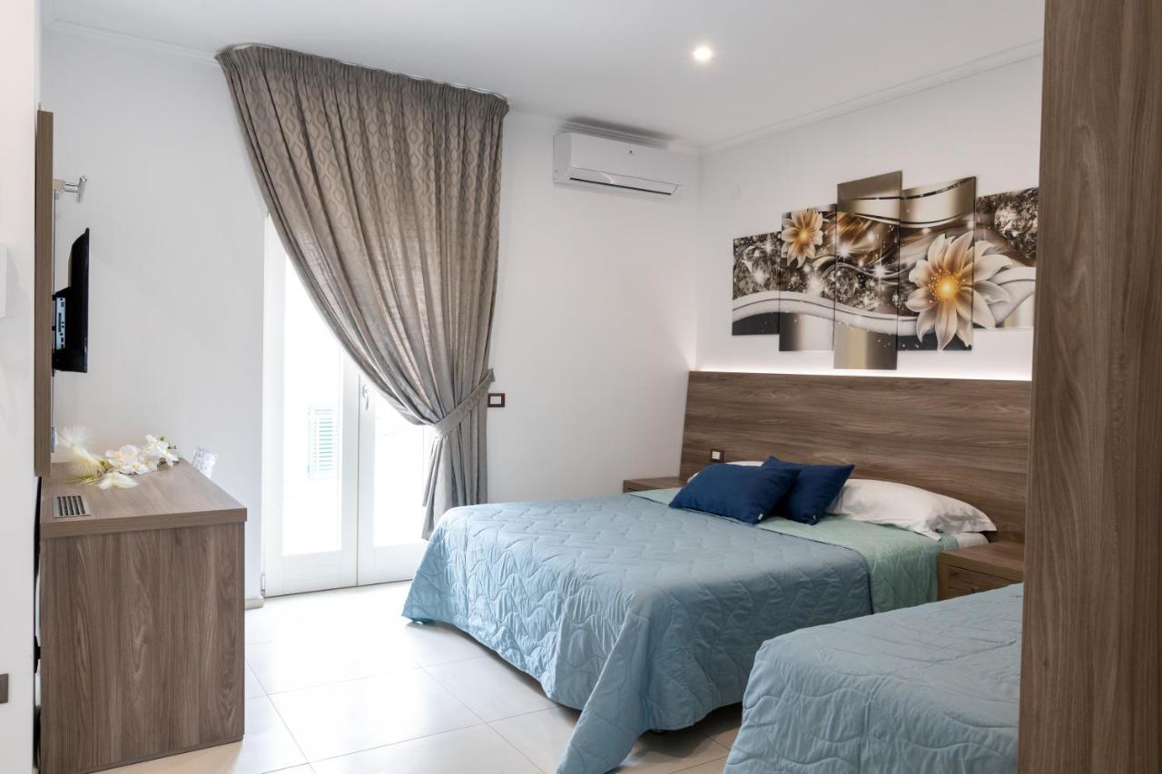 Mary VI Rooms Peschici Exterior photo